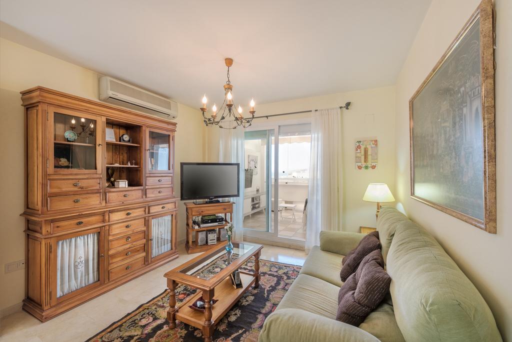 Ferienwohnung Atico La Marina Marbella Exterior foto