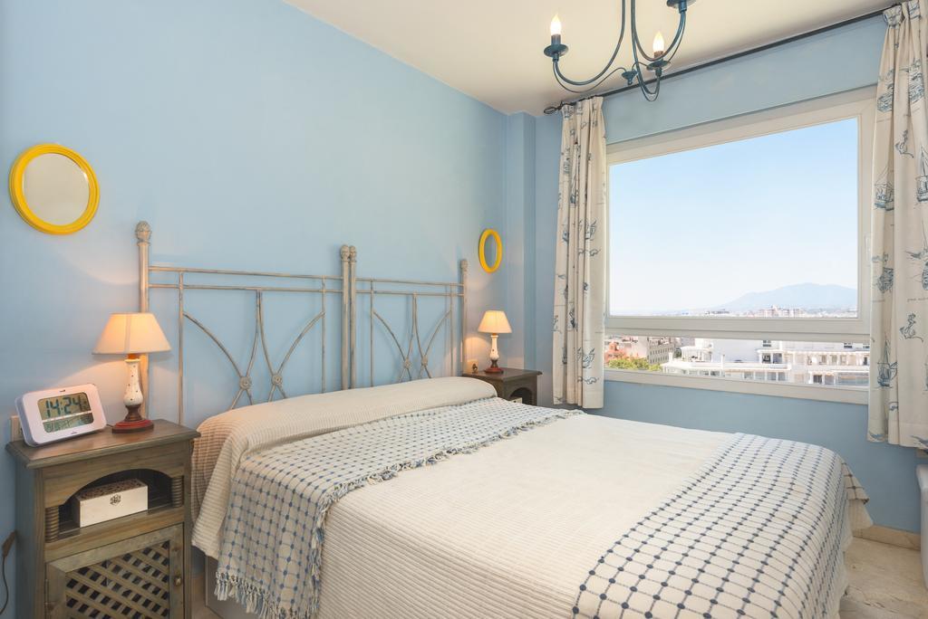 Ferienwohnung Atico La Marina Marbella Exterior foto