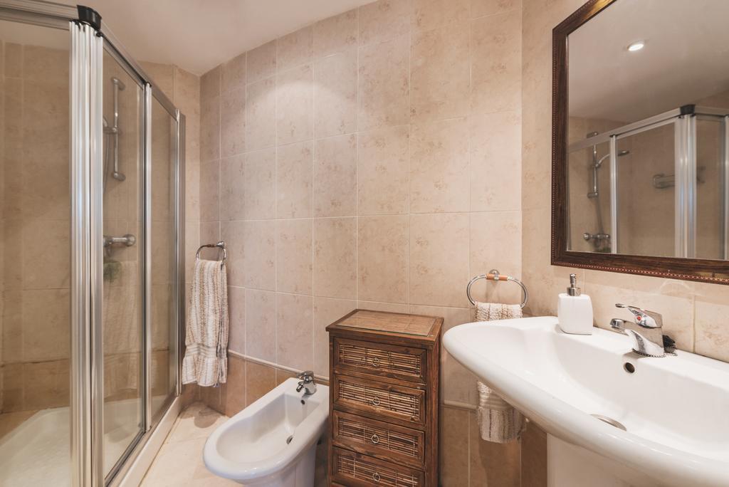 Ferienwohnung Atico La Marina Marbella Exterior foto