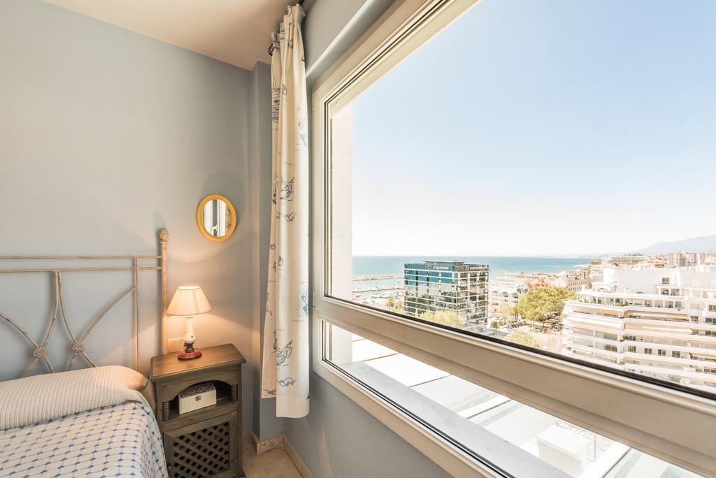 Ferienwohnung Atico La Marina Marbella Exterior foto