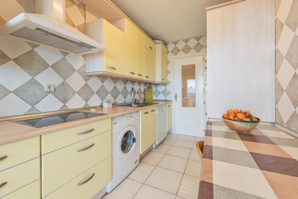 Ferienwohnung Atico La Marina Marbella Exterior foto